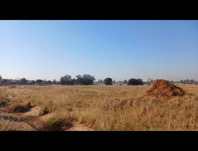 8,908M² VACANT LAND FOR SALE IN UNITAS PARK